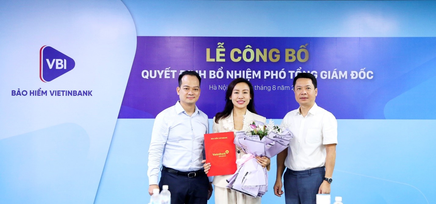 Ban Lãnh đạo VBI chúc mừng tân Phó Tổng Giám đốc Lê Thị Quỳnh Hoa