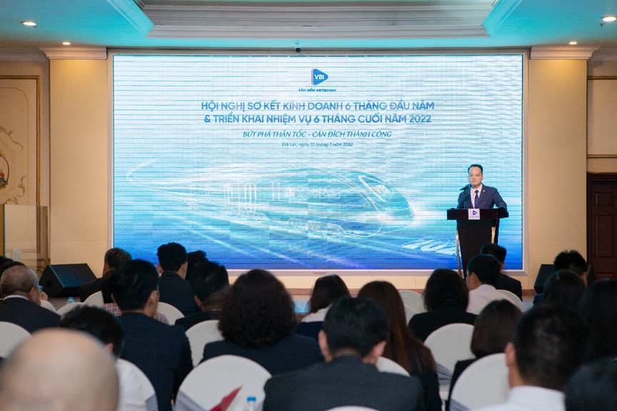 Ông Nguyễn Huy Quang – Chủ tịch HĐQT Bảo hiểm VietinBank –VBI phát biểu tại Hội nghị Sơ kết 6 tháng.