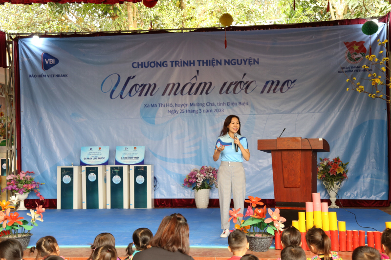 Bà Lê Thị Quỳnh Hoa - Phó Tổng Giám đốc VBI phát biểu tại chương trình