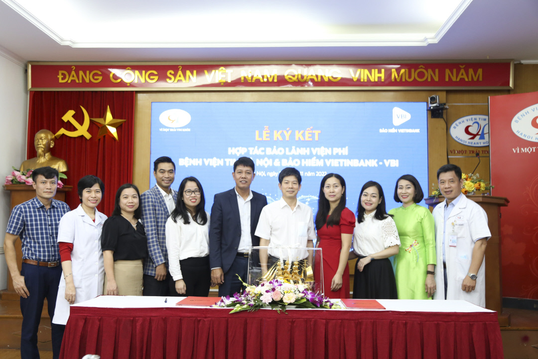Lễ ký kết hợp tác bảo lãnh viện phí giữa Bảo hiểm VietinBank - VBI và Bệnh viện Tim Hà Nội diễn ra tốt đẹp.