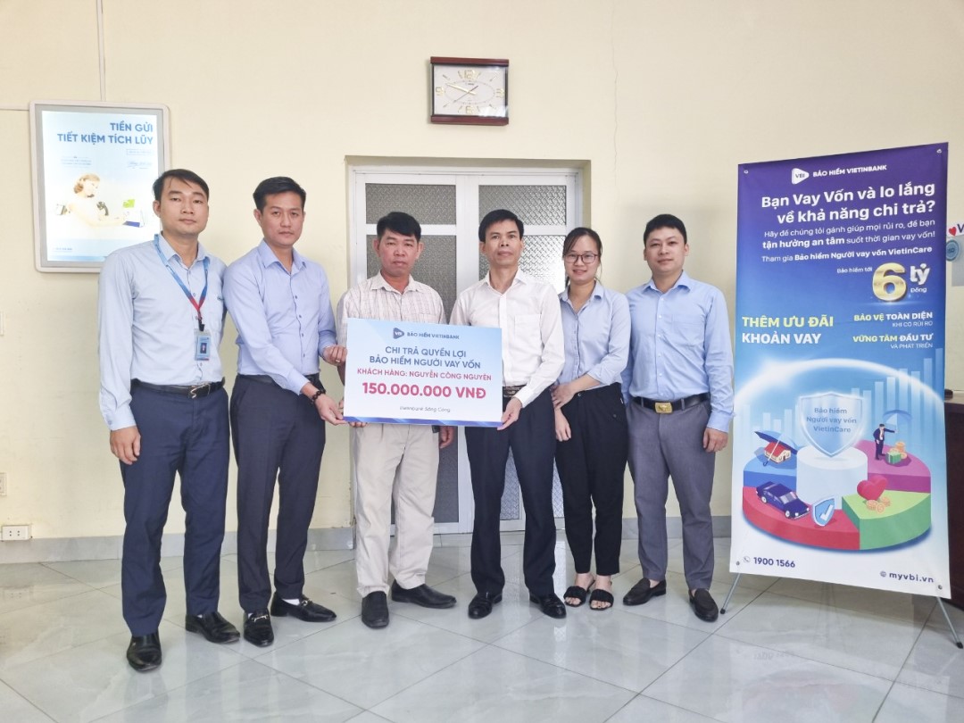 Ngày 2/11, VBI Thái Nguyên và Ngân hàng VietinBank Chi nhánh Sông Công tổ chức chi trả bồi thường cho gia đình khách hàng Nguyễn Công Nguyên.